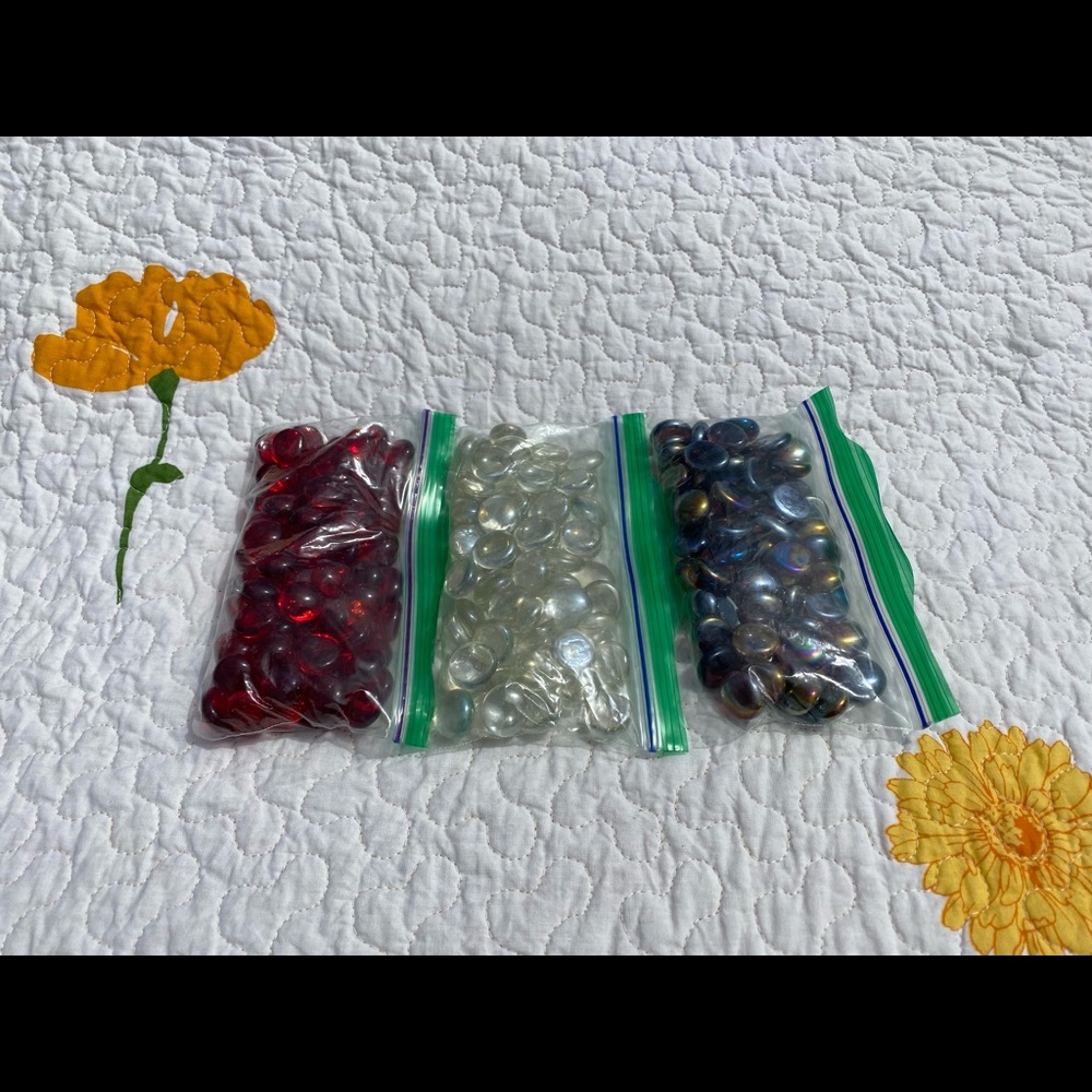 5/$20⭐️Glass pebbles